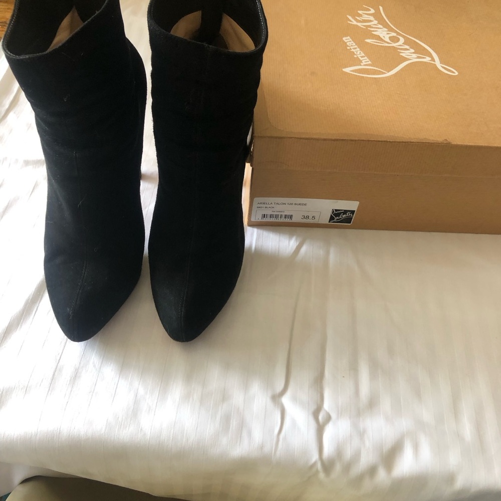 Christian Louboutin Arielle Talon Black Suede Ankle Booties size 38.5